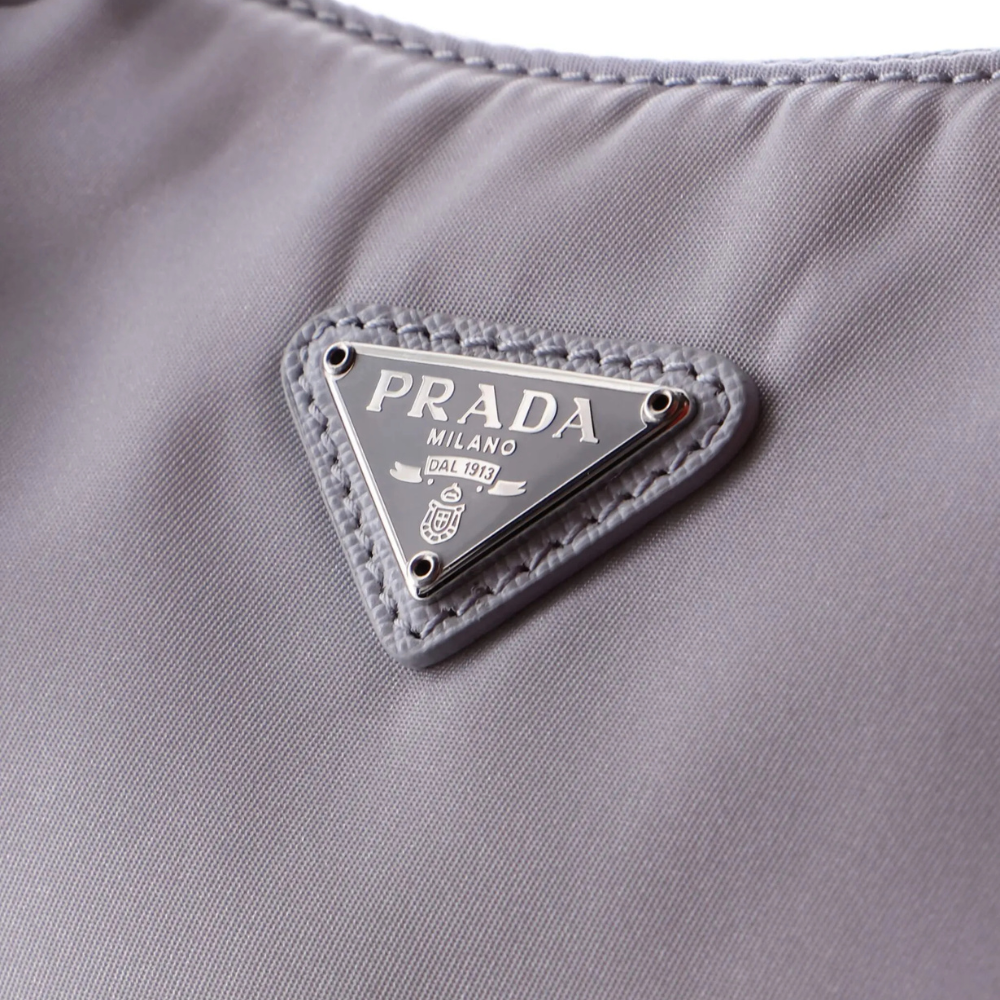 Prada Re-Edition 2000 in Re-Nylon